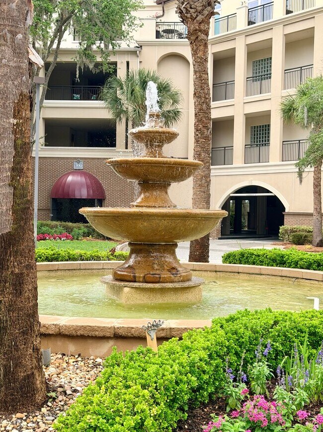 Building Photo - Stunning Luxury, Two Bedroom Creek Front Condo in Hilton Head Plantation