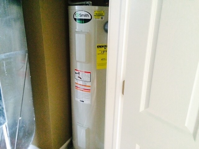 Building Photo - 133 S Main St