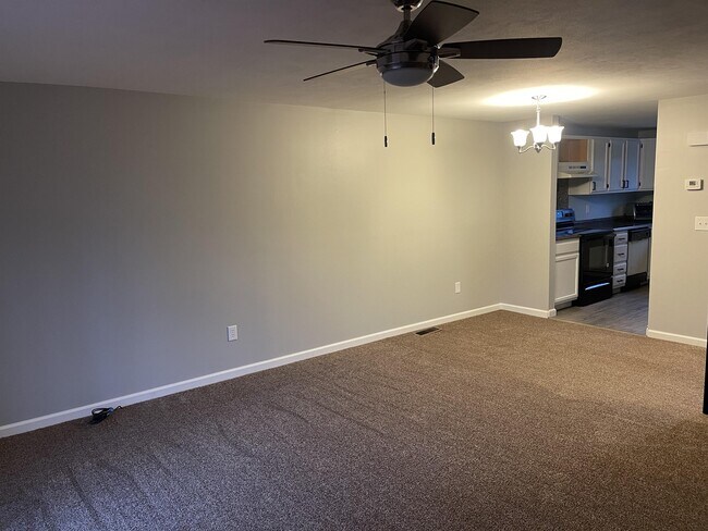 Building Photo - 119 Iron Oaks Cir