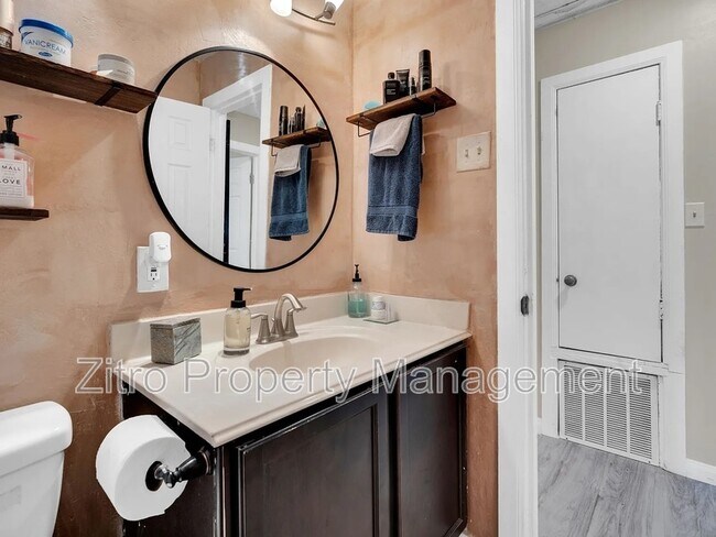 Building Photo - 4208 Wiman Dr