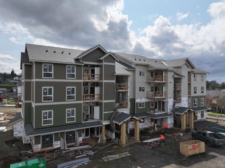 Building Photo - Cascade Creek