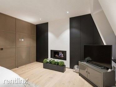 Building Photo - 900 Adams Crossing