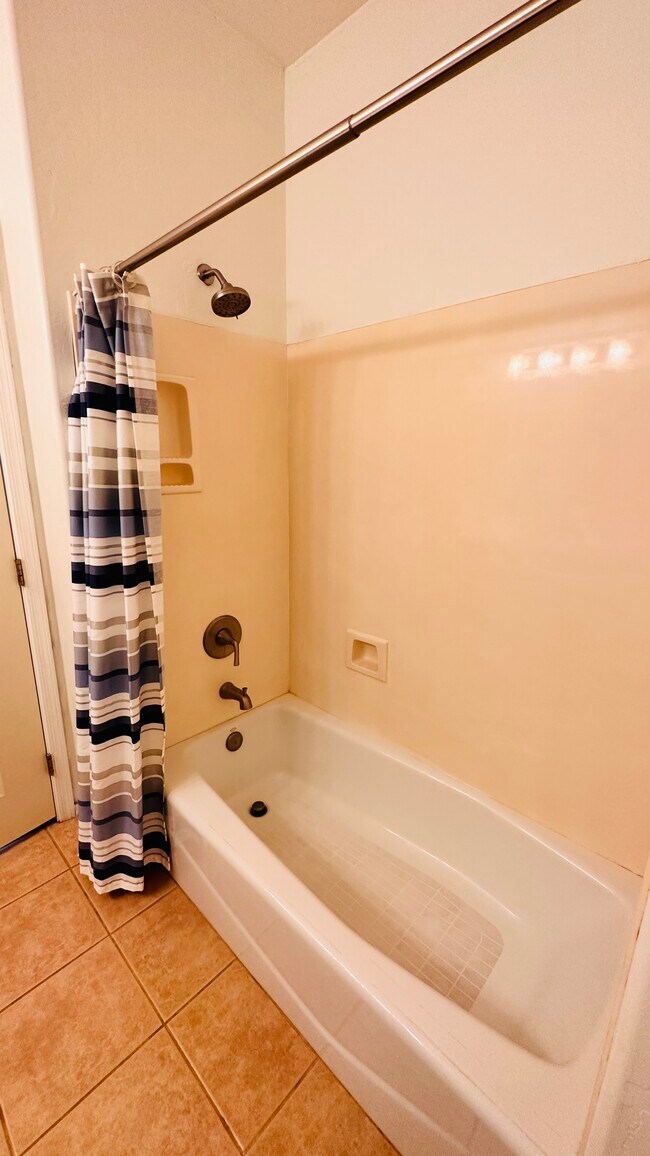 Building Photo - 10655 N 9th St