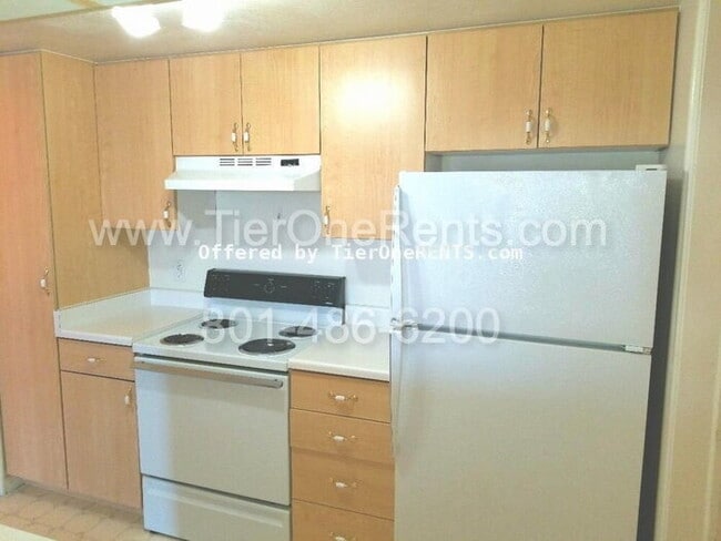 Building Photo - NO DEPOSIT option available for qualified renters!