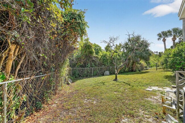 Building Photo - 2824 Summervale Dr