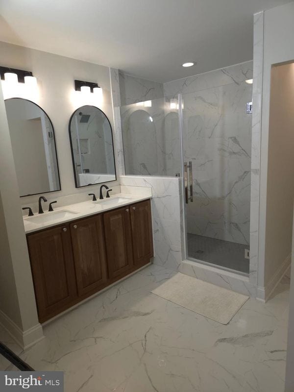 Building Photo - 5064 Cameo Terrace