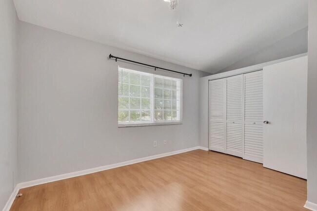 Building Photo - 2856 Belmont Ln