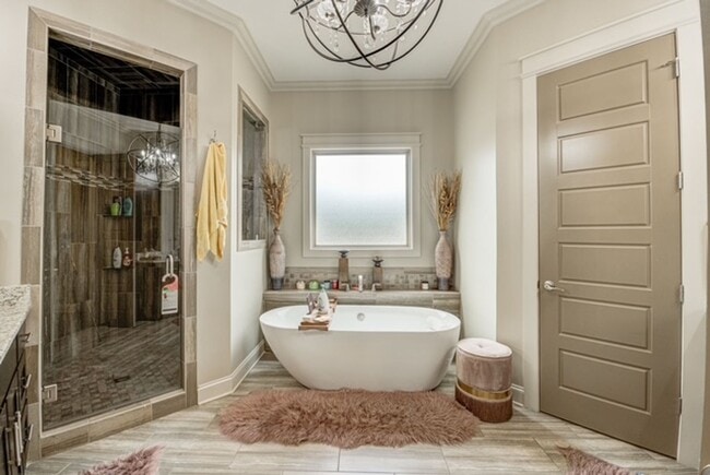 Building Photo - Winslow Cove Furnished Executive Estate with Pool