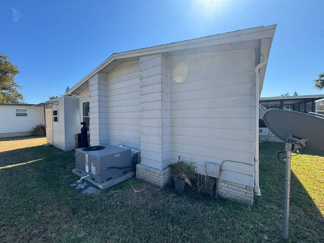 Building Photo - 590 Country Meadows Blvd