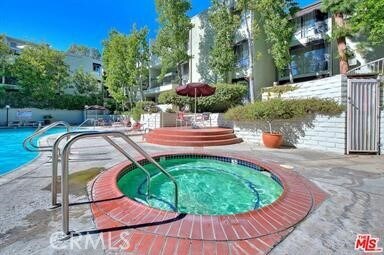 Building Photo - 4900 Overland Ave