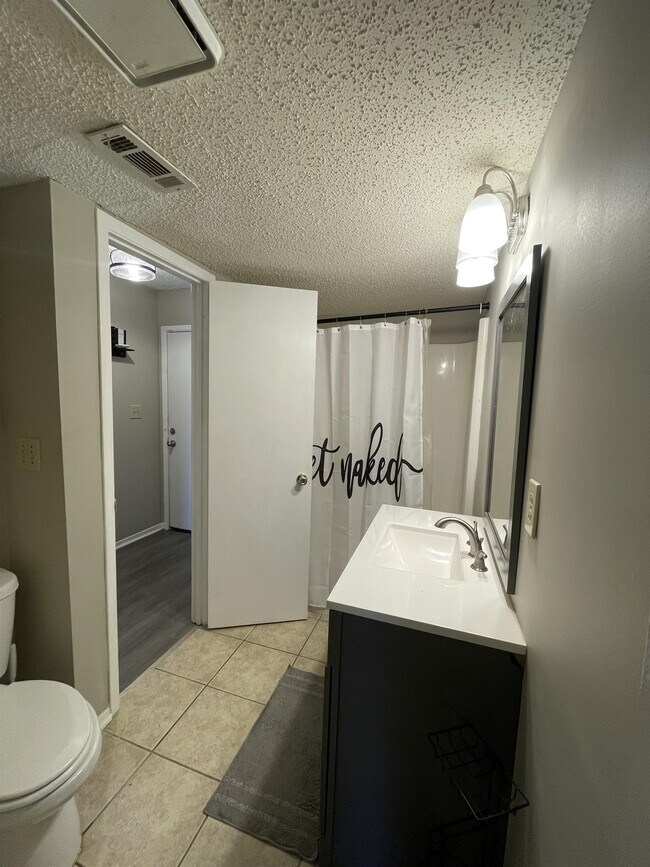 Building Photo - 6601 Willow Pointe Dr NW