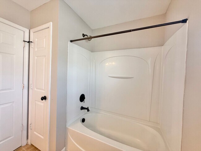 Building Photo - 6016 Namozine Ct