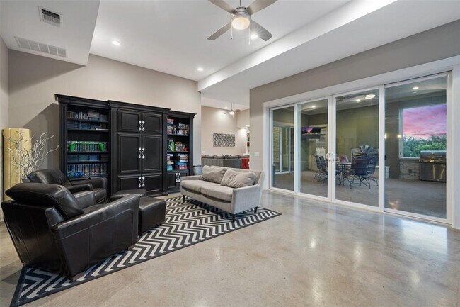 Building Photo - 3801 Peak Lookout Dr