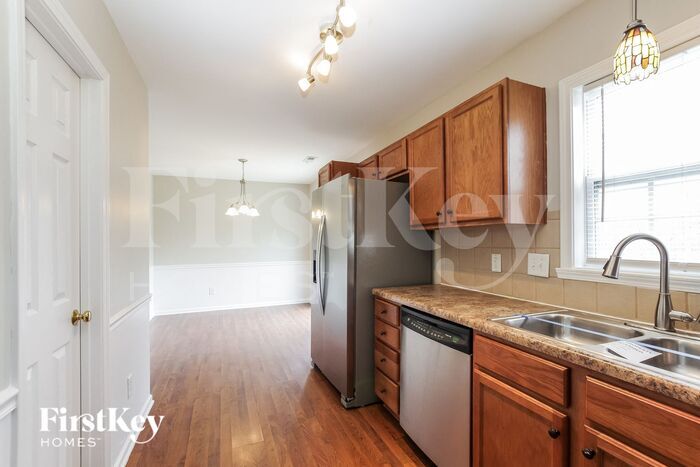 Building Photo - 6015 Trailshead Dr