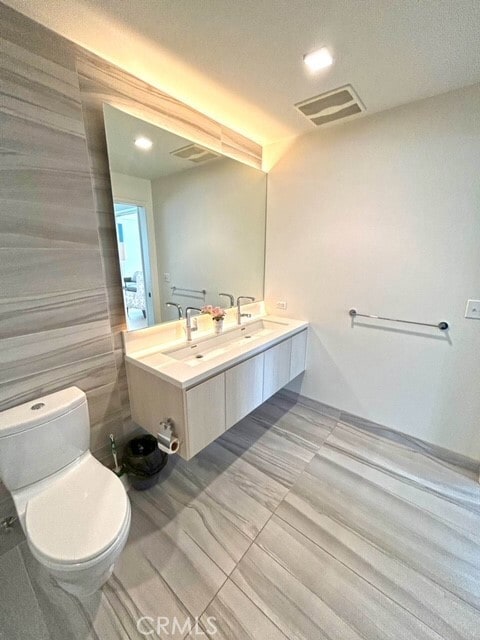 Building Photo - 1050 S Grand Ave