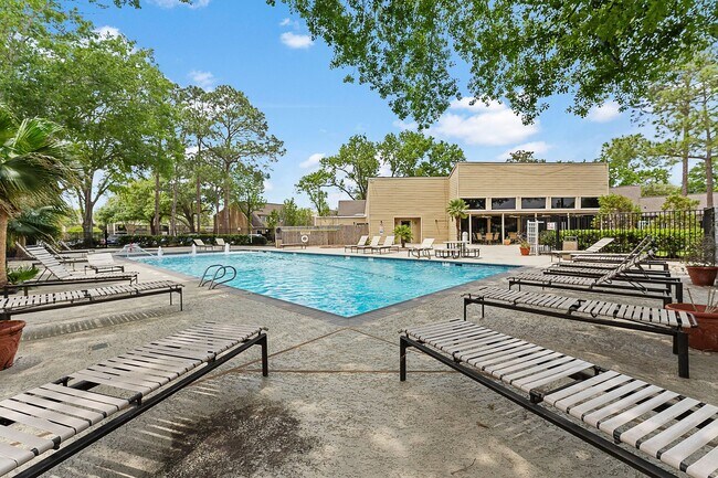 Building Photo - 2419 Briarwest Blvd