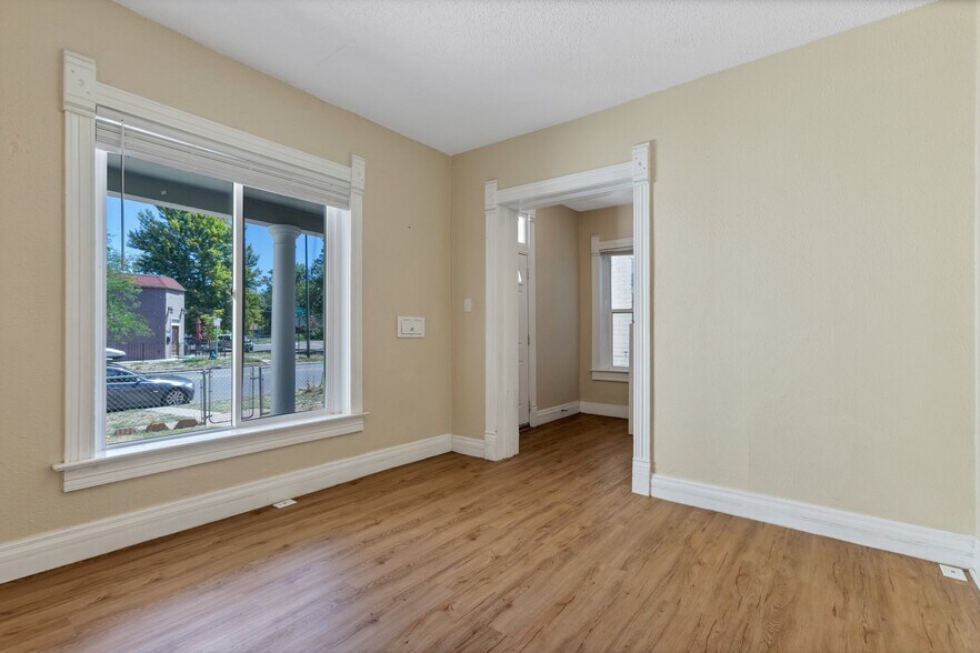 Living Room - 2707 N Downing St