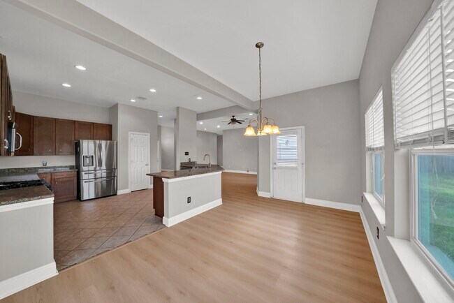 Building Photo - 5395 Kyla Cir