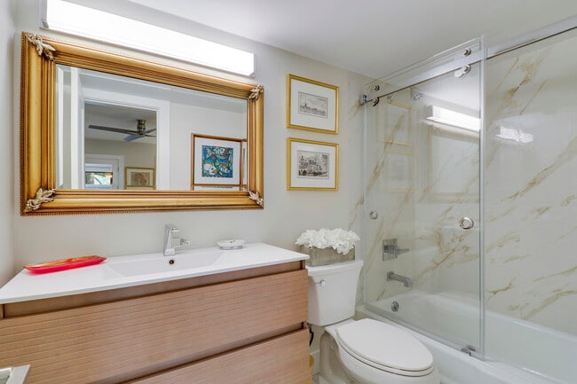 Building Photo - 1 Garden St