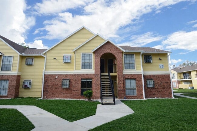 Building Photo - 8756 Mallard Reserve Dr