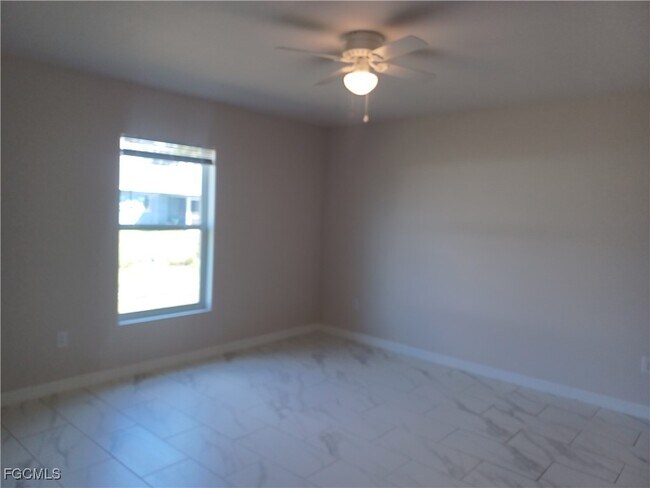 Building Photo - 1109 SE 5th Ct