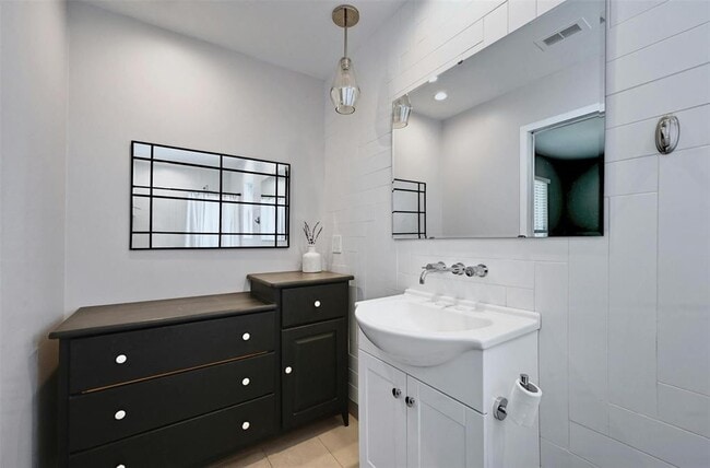 Building Photo - 4613 Cedargrove Dr
