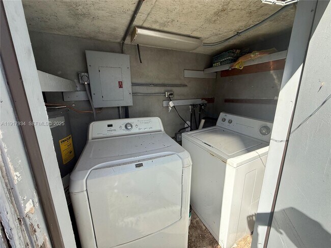 Building Photo - 521 SW 9th St