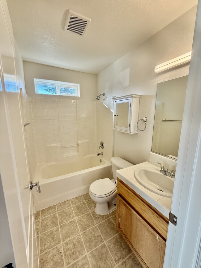 Building Photo - 179 Highlands Ct
