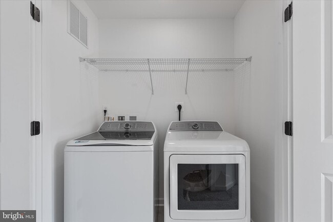 Building Photo - 36121 Wilderness Shores Way