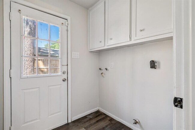 Building Photo - 23410 Earlmist Dr
