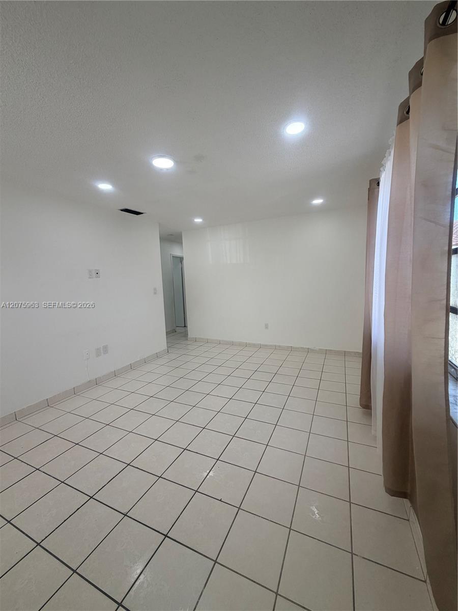 Building Photo - 3821 SW 89th Ct