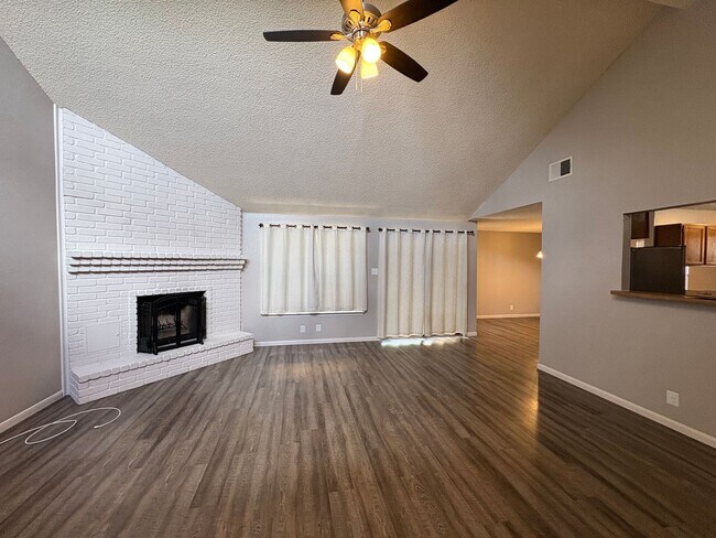 Building Photo - Beautiful Home in College Park!