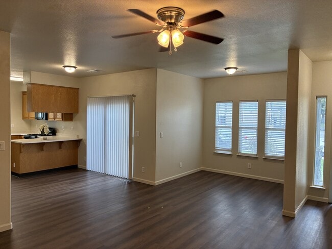 Building Photo - 420 N Conejo Ave