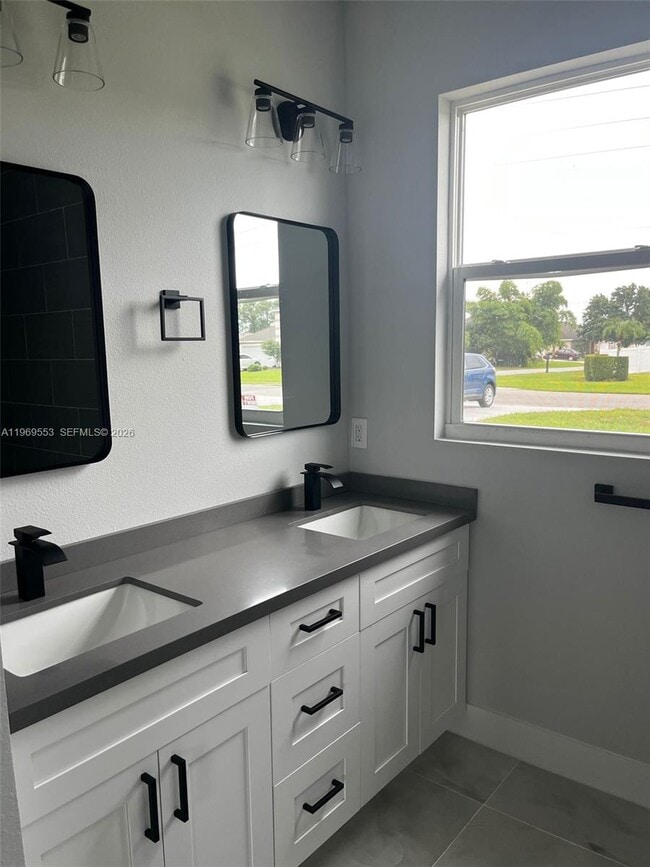 Building Photo - 5517 Ponce De Leon Blvd