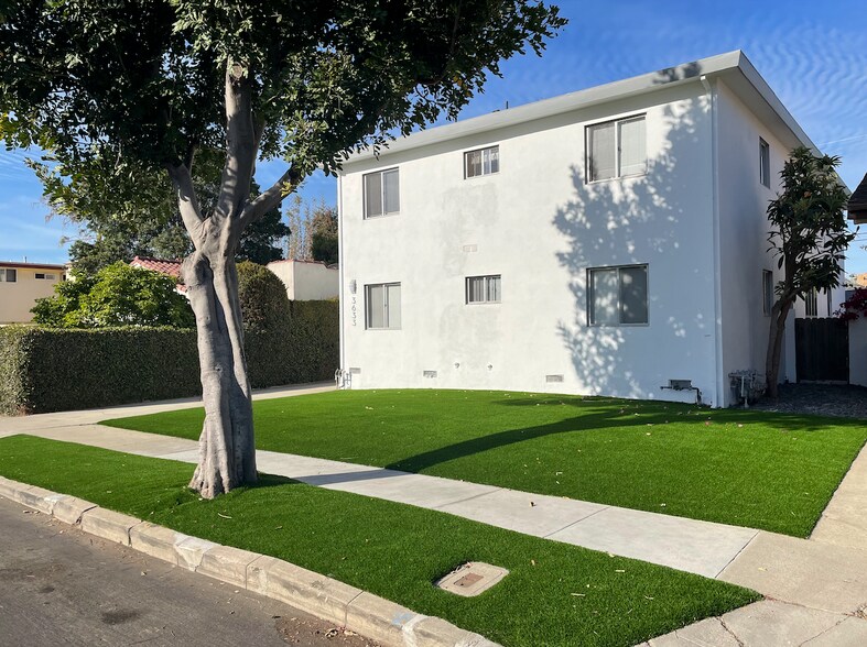 Building Photo - 3633 Kelton Ave