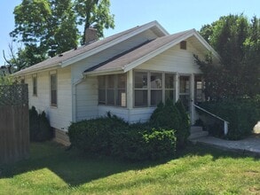 Building Photo - 414 E Hillside Dr