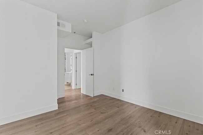 Building Photo - 8811 Burton Way
