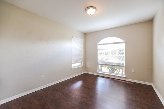 Building Photo - 1236 Apopka Ln