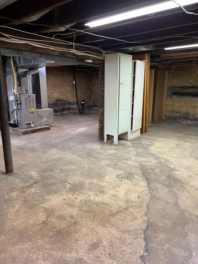 Building Photo - 5083 Homestead Ave