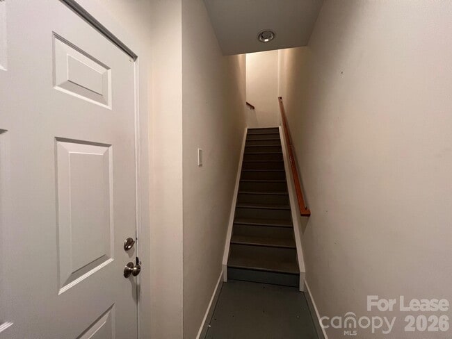 Building Photo - 227 Harbour Pl Dr