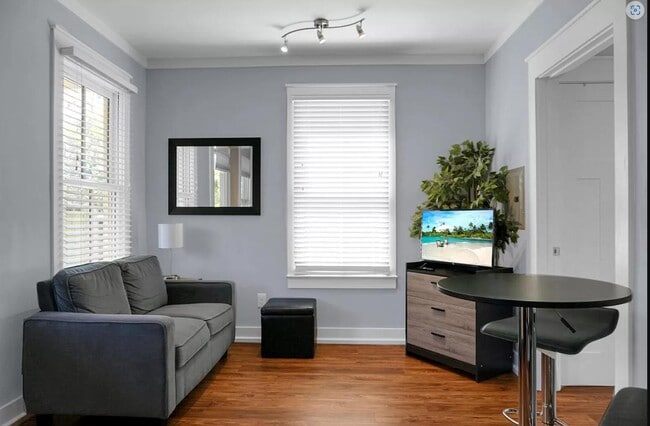 Building Photo - 29 Kennedy St