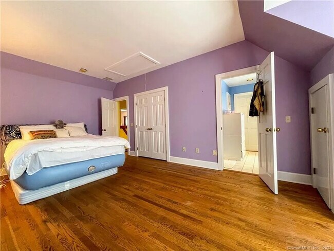 Building Photo - 14 Hemlock Rd