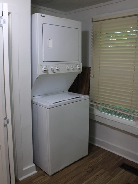 Building Photo - 2110 Hawthorne St