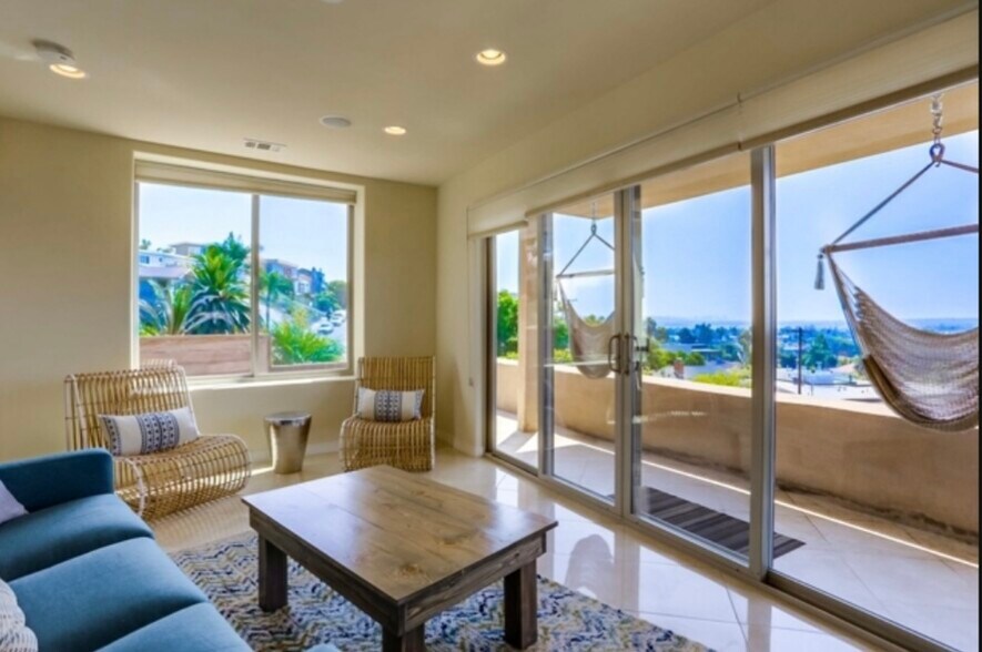 Building Photo - 1518 Monmouth Dr