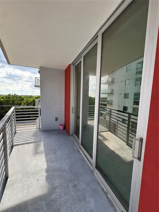 Building Photo - 7875 NW 107th Ave