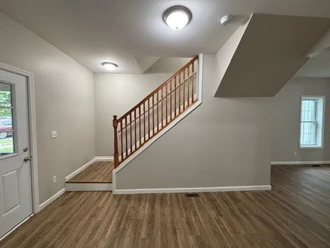 Building Photo - Charming 3-Bedroom Single-Family Home – Ne...