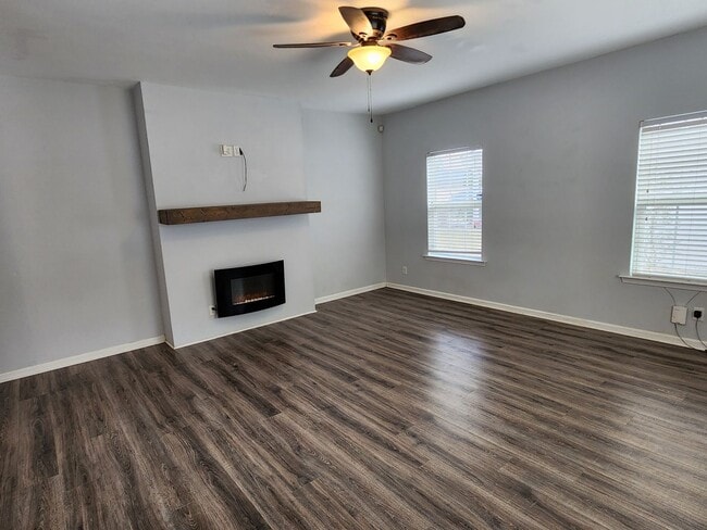 Building Photo - 1237 Peacock Trail