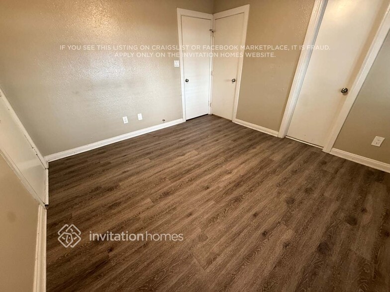 Building Photo - 2062 W 65th St