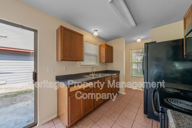 Building Photo - 7522 Yellow Sand Dr