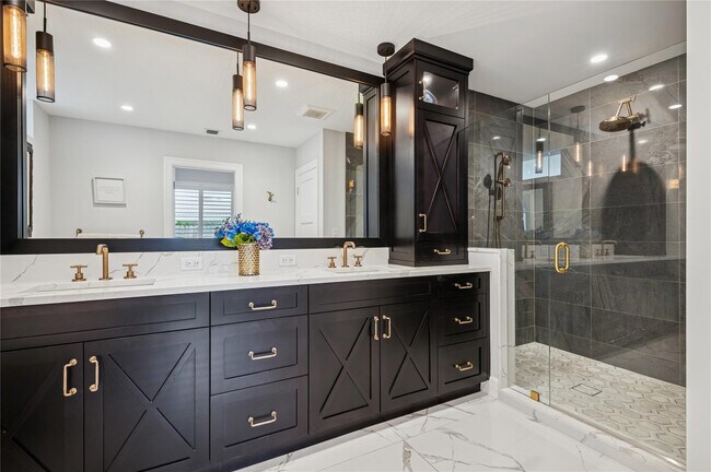 Building Photo - 2657 NE 26th St